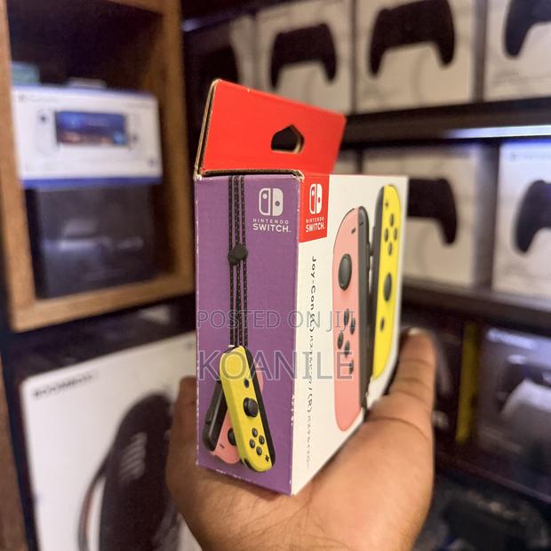 Nintendo Switch Joy-Con Controllers - thumbnail 3