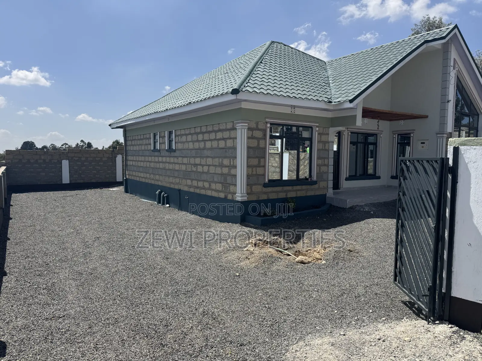 4bdrm Bungalow in Matasia for sale