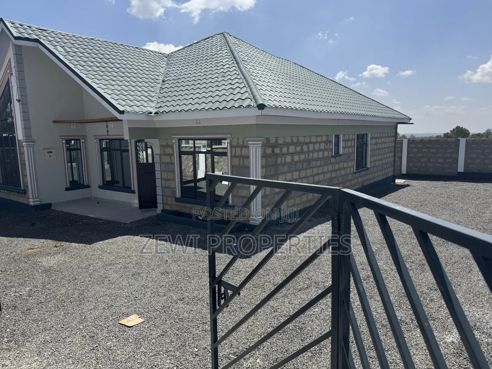 4bdrm Bungalow in Matasia for sale