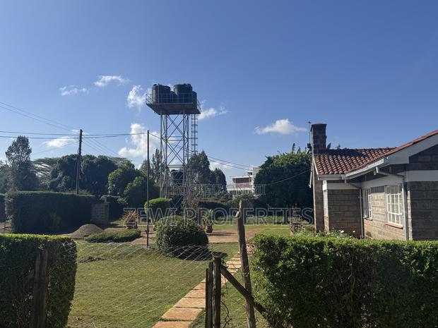 Quarter Kerarapon - main view