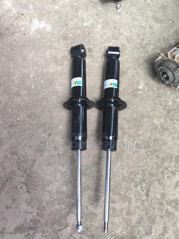 Volkswagen Touareg Back Shocks.