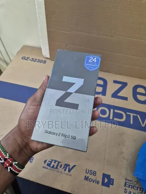New Samsung Galaxy Z Flip3 5G 128 GB Black