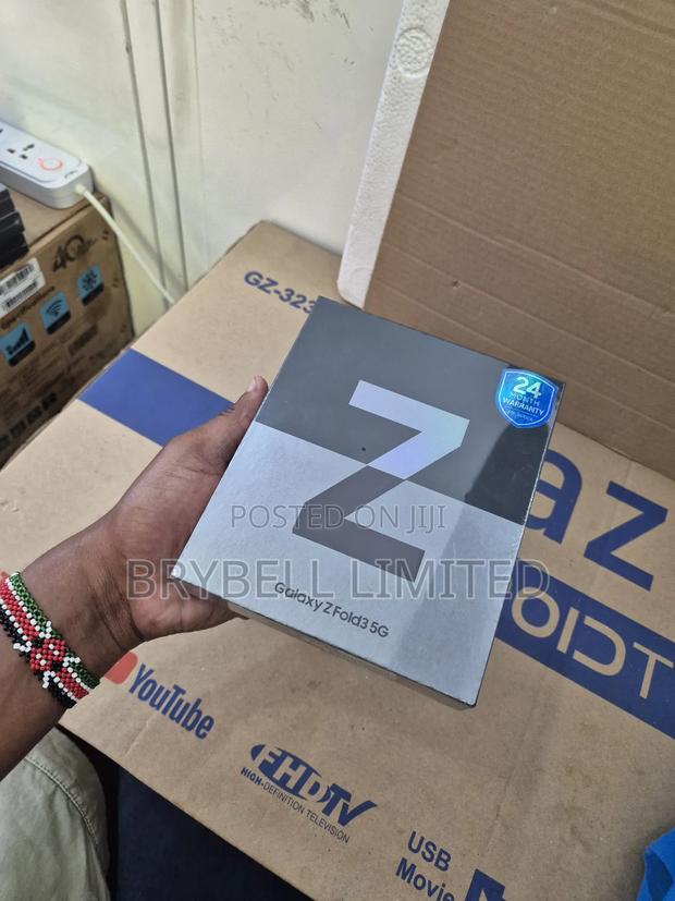 New Samsung Galaxy Z Fold3 5G 256 GB Black - thumbnail 3