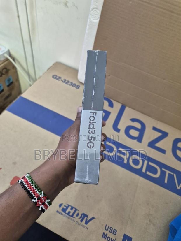 New Samsung Galaxy Z Fold3 5G 256 GB Black - thumbnail 4