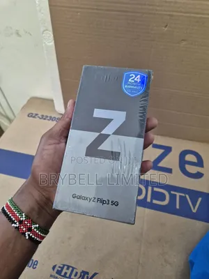 New Samsung Galaxy Z Flip3 5G 256 GB Gold