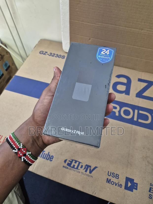 New Samsung Galaxy Z Flip 5 256 GB Black - main view