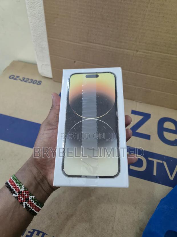 New Apple iPhone 14 Pro Max 256 GB Gold - main view