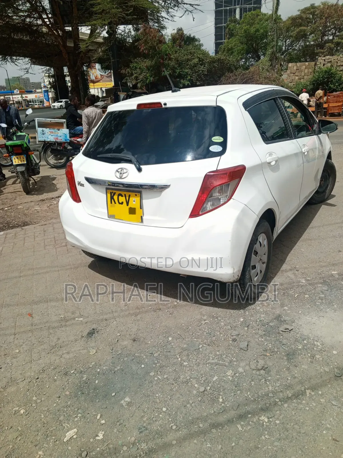 Toyota Vitz 2012 White