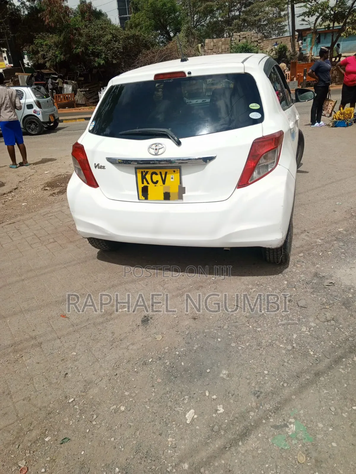 Toyota Vitz 2012 White