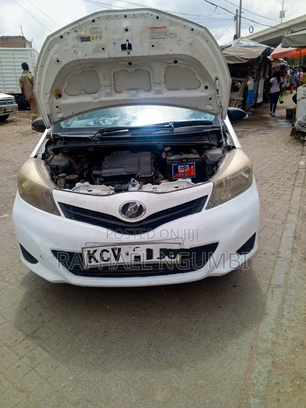 Toyota Vitz 2012 White