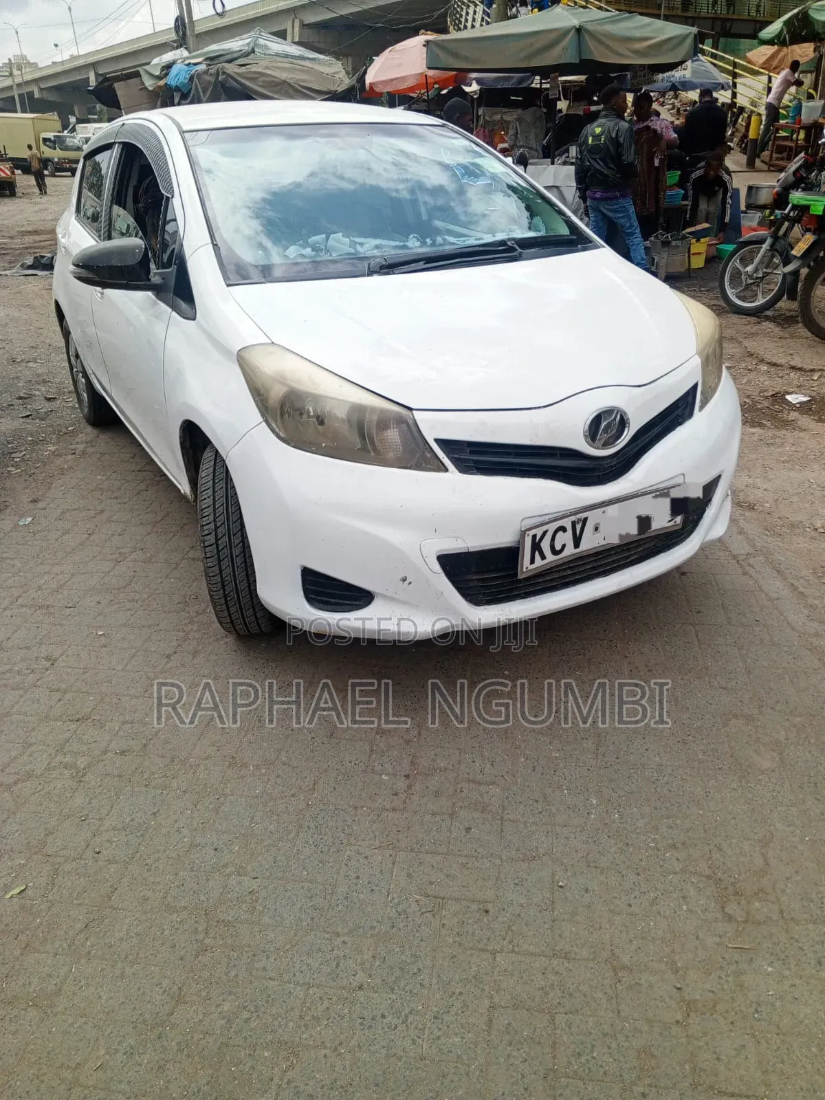 Toyota Vitz 2012 White