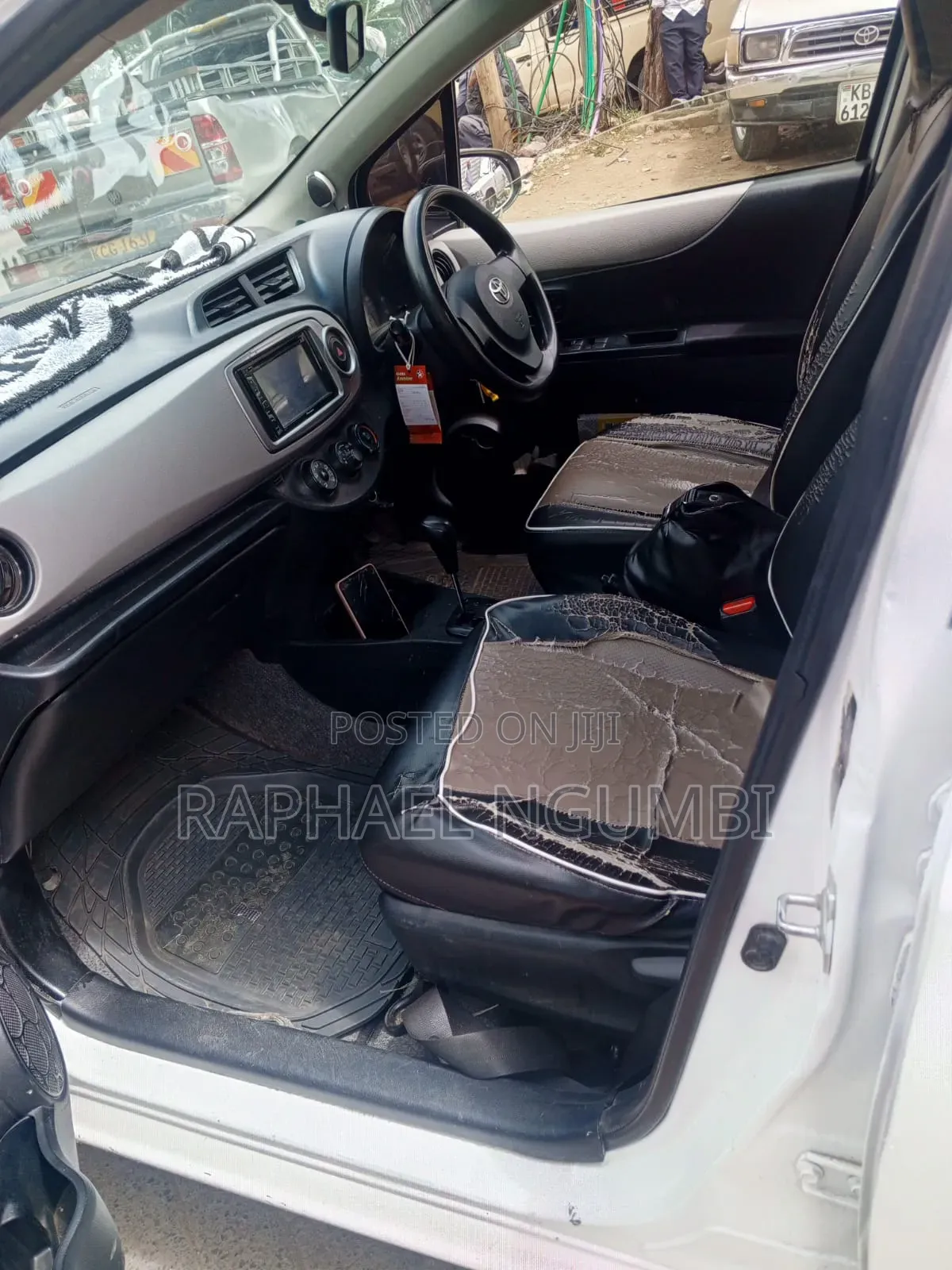 Toyota Vitz 2012 White