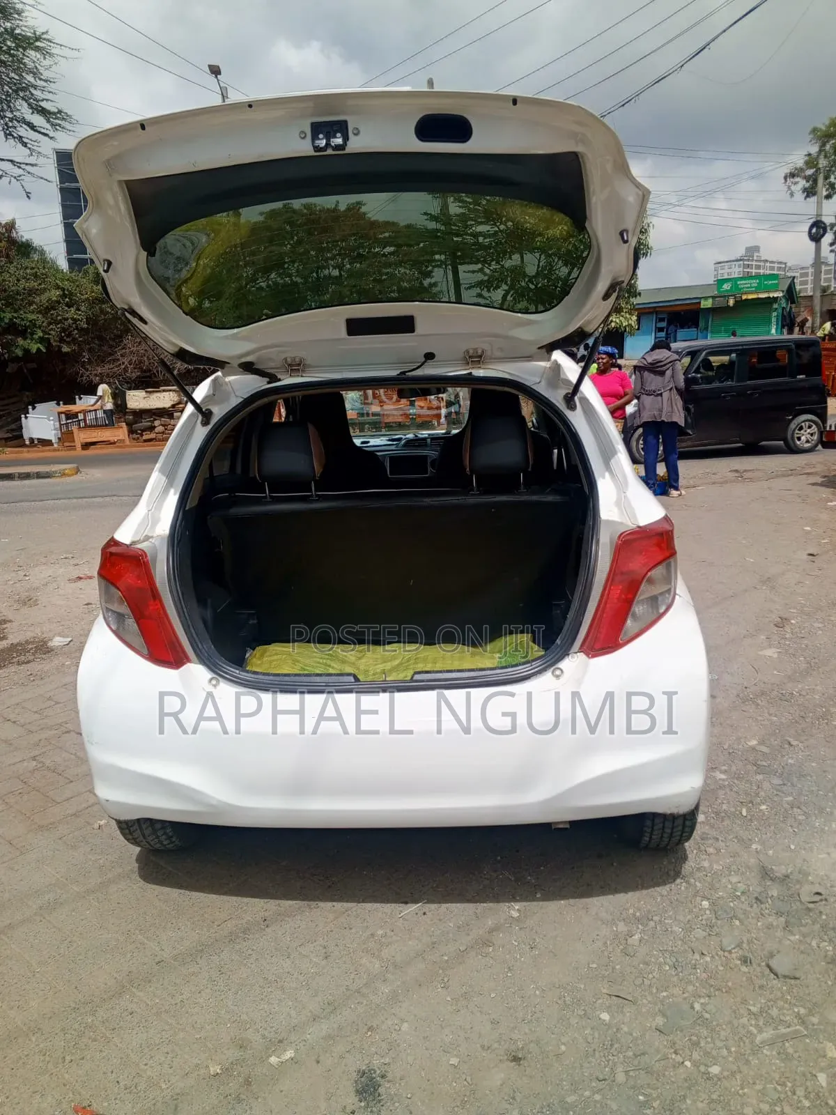 Toyota Vitz 2012 White