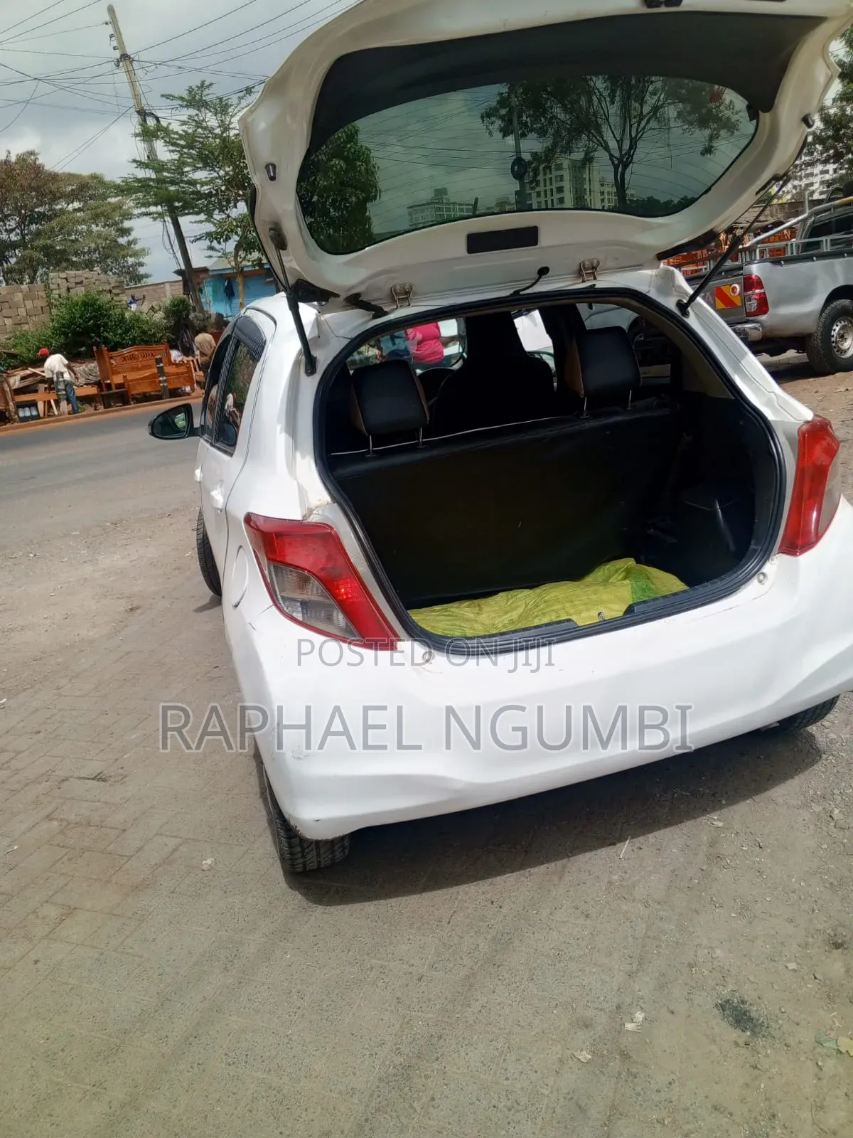 Toyota Vitz 2012 White