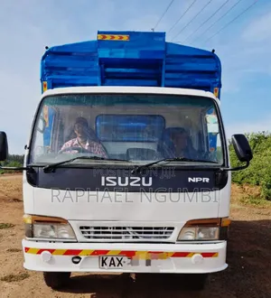 Isuzu NPR Kax in Good Condition.