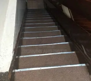 Commercial Grade Wall to Wall Carpet for Stairs