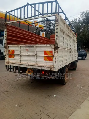 Mitsubishi Canter Kay