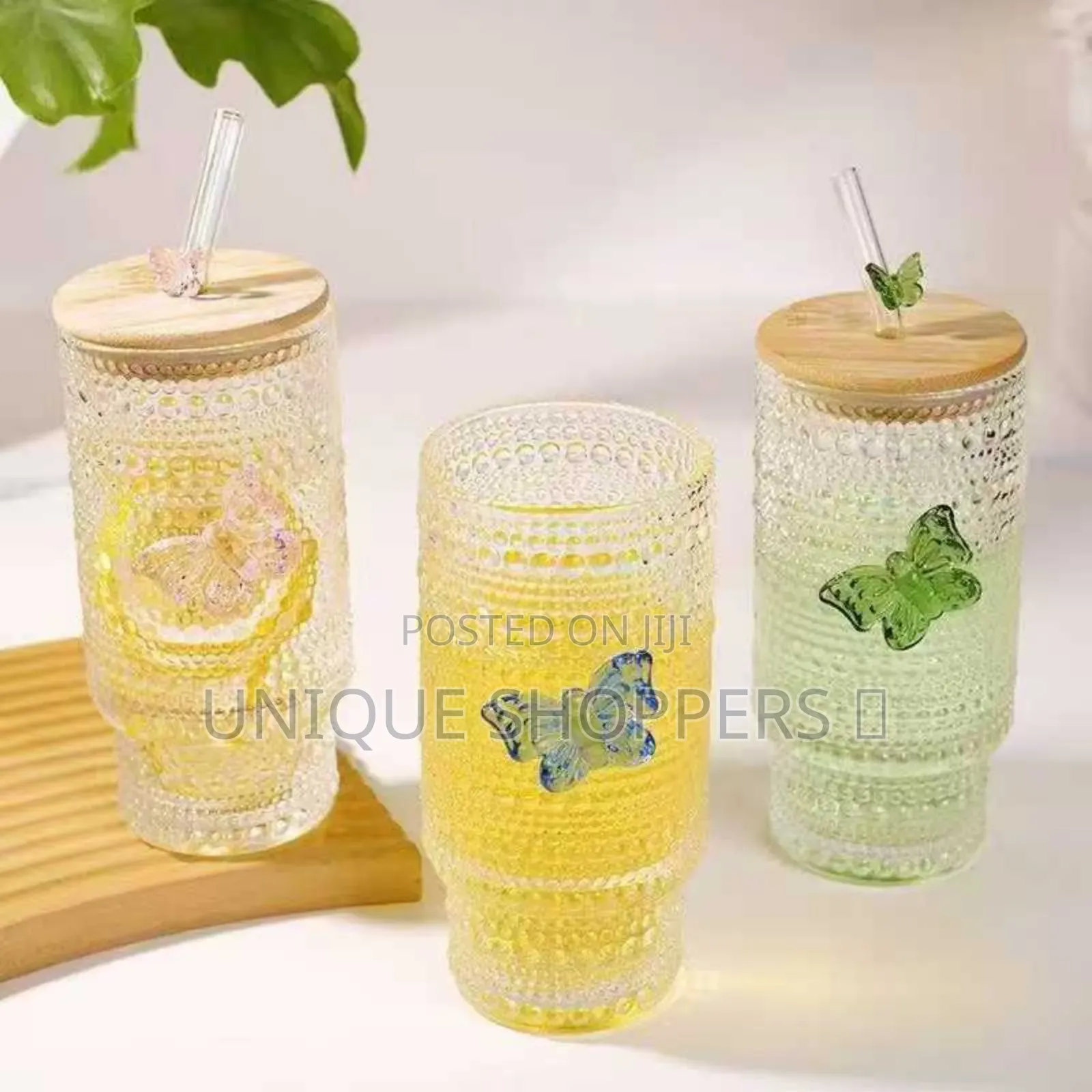 475ml Glass Cups With Lids and Straws, Vintage Embossed Tumbler