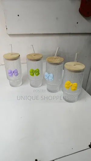 475ml Glass Cups With Lids and Straws, Vintage Embossed Tumbler