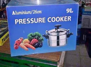 Standard Pressure Cooker 9 Litres / 26cm