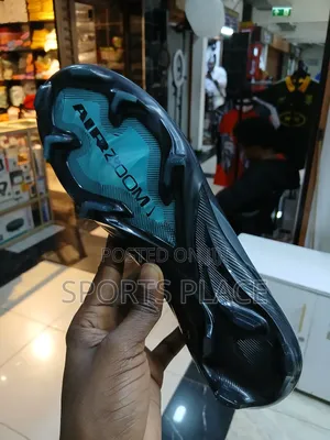 Air Zoom "Shadow-Strike" Soccer Cleats Black-Out Football Boots