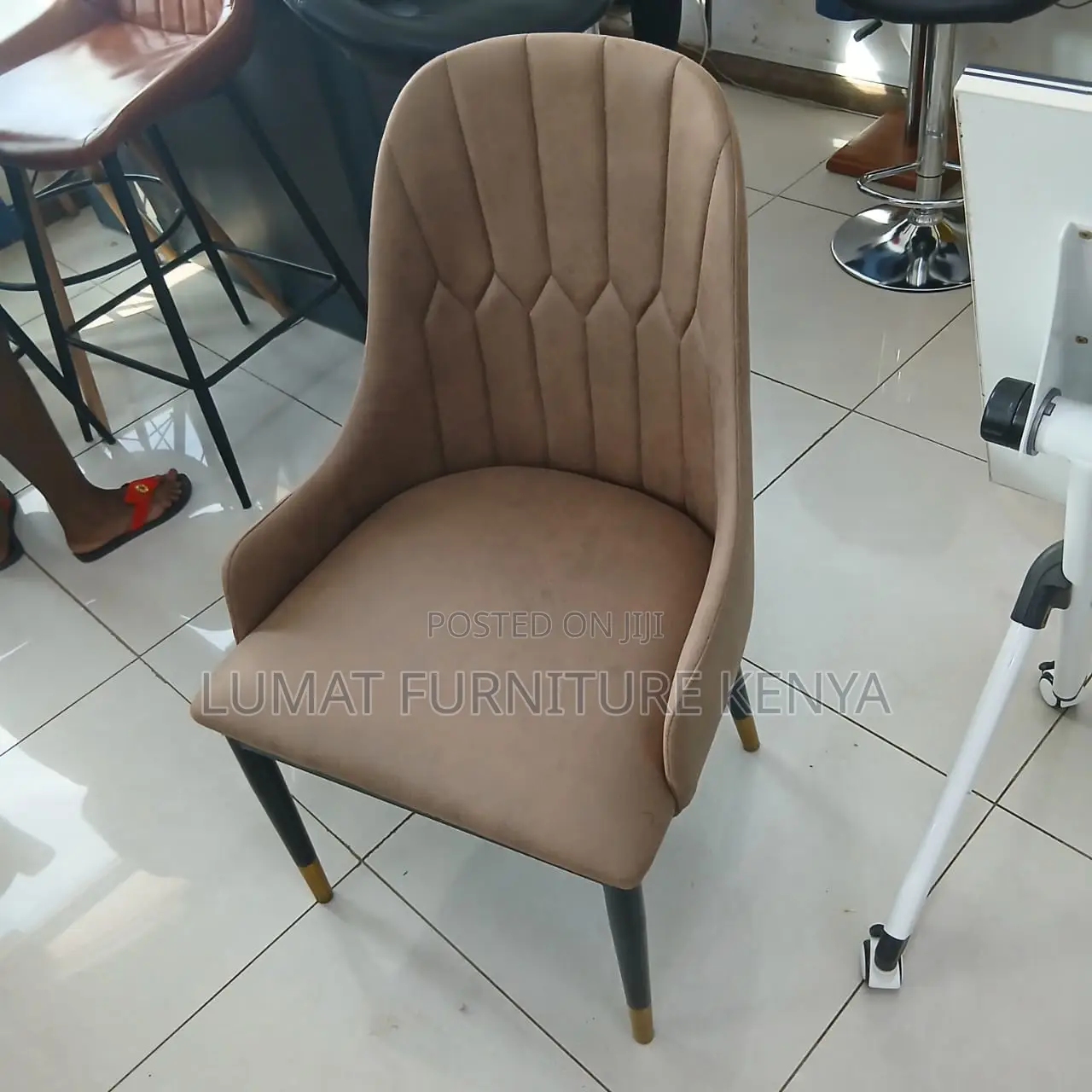 Mid Modern Back Dining Seat
