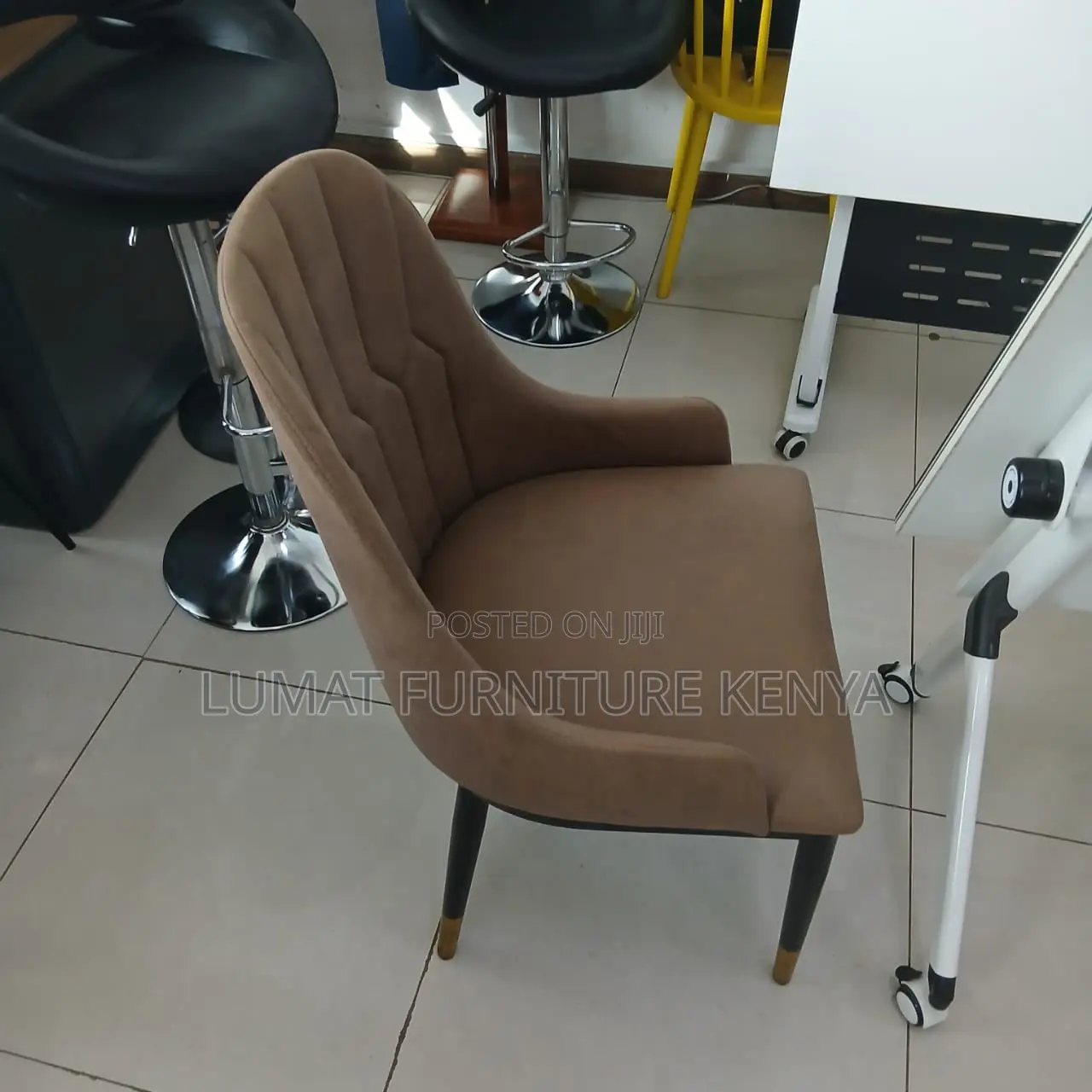 Mid Modern Back Dining Seat