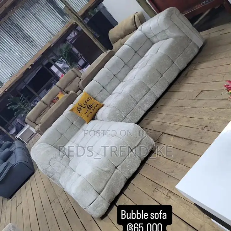 Sturdy Opulent 6 Seater Bubble L Sofa