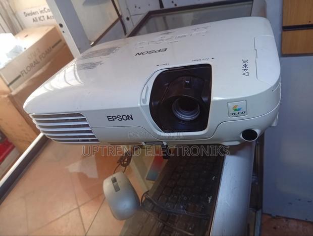 Epson Eb-S7 – The Smart Choice for Schools Offices! 