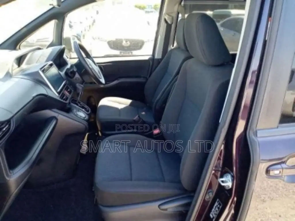 Toyota Noah 2.0 FWD (7 Seater) 2018 Purple