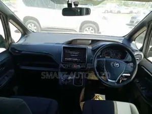 Toyota Noah 2.0 FWD (7 Seater) 2018 Purple