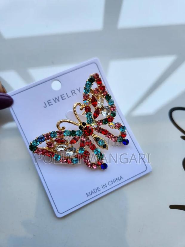 Gorgeous Brooches - thumbnail 3