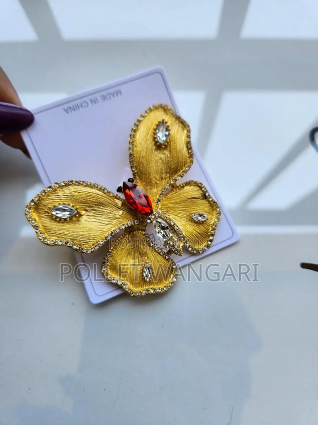 Gorgeous Brooches - thumbnail 8