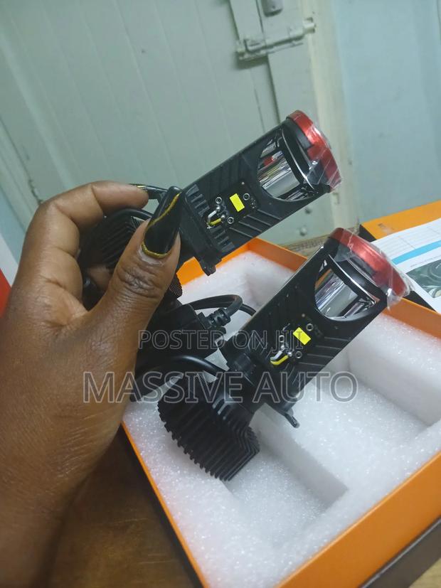 Y 8 Mini Projector Headligts Bulb - main view