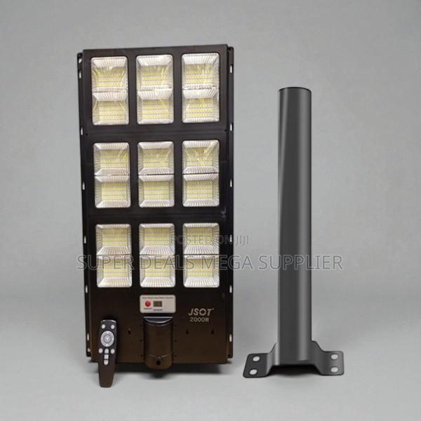 2000w Outdoor Solar Street Light With Motion Sensor and 1 Yr Warranty