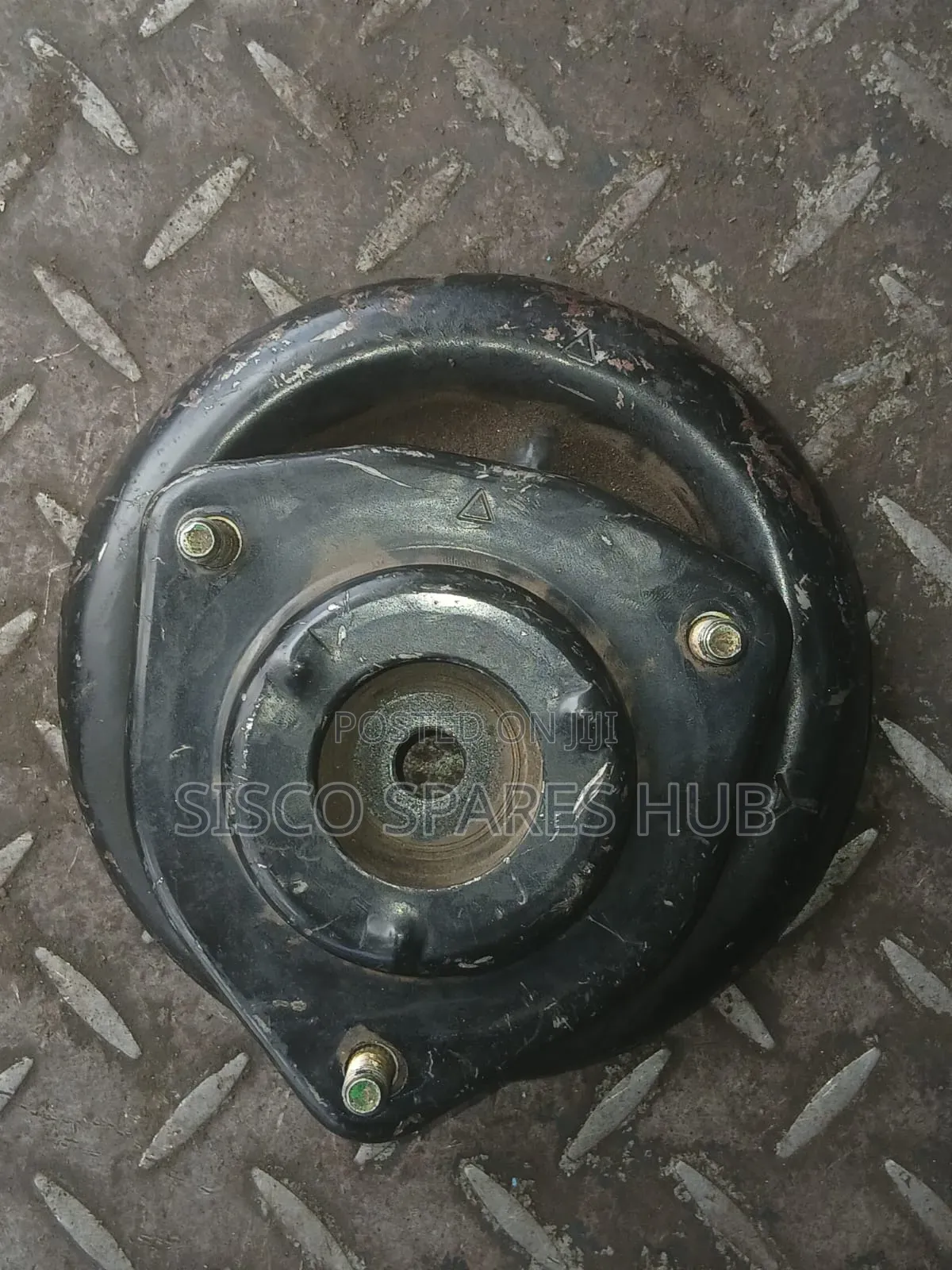 Shock Mounting Nissan B14 (Sunny)