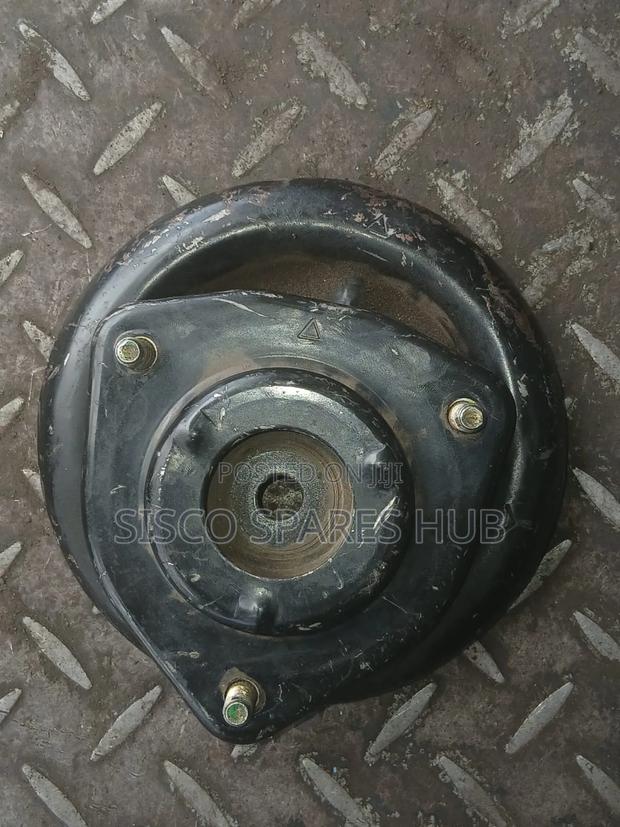 Shock Mounting Nissan B14 (Sunny)