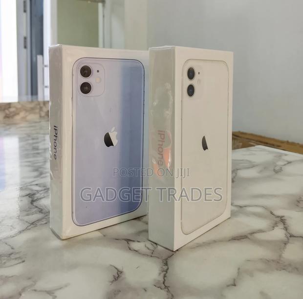 New Apple iPhone 11 128 GB - thumbnail 2