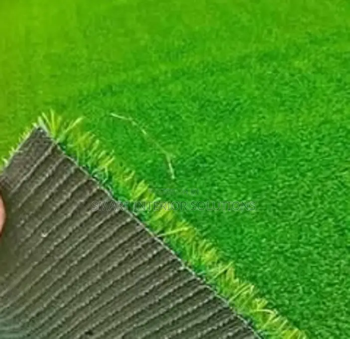 Naturally-Look Green Grass Carpet