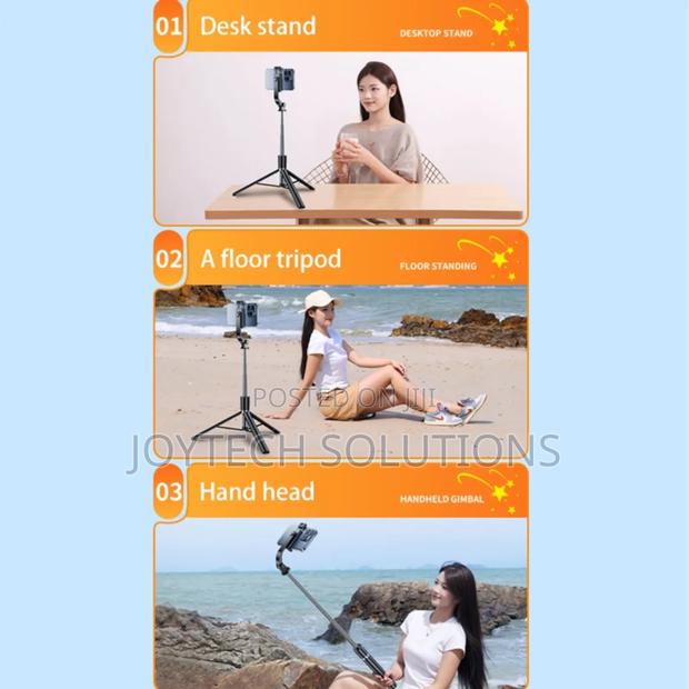 Lightweight Stretching Selfie Stick - thumbnail 2
