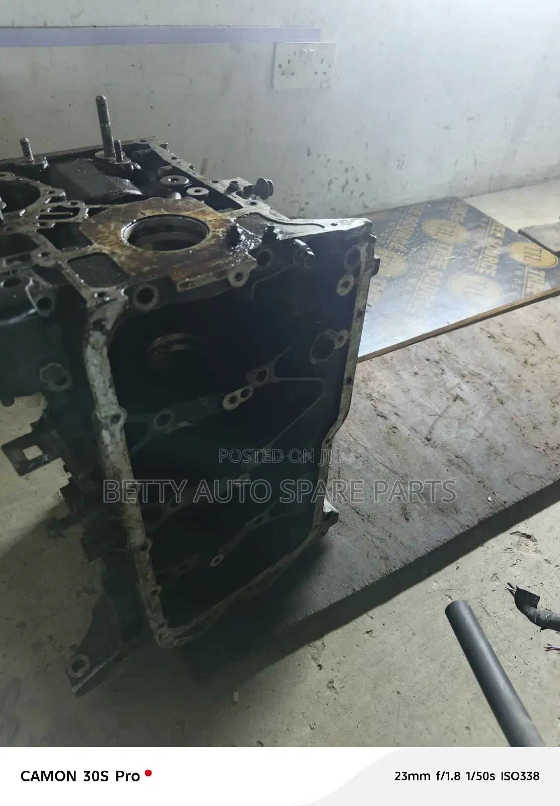 Suzuki Escudo J20 Engine Block
