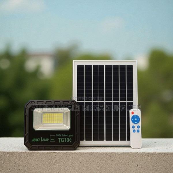 Energy Saving 100w Solar Flood Light With Remote Control Ip66 Rating