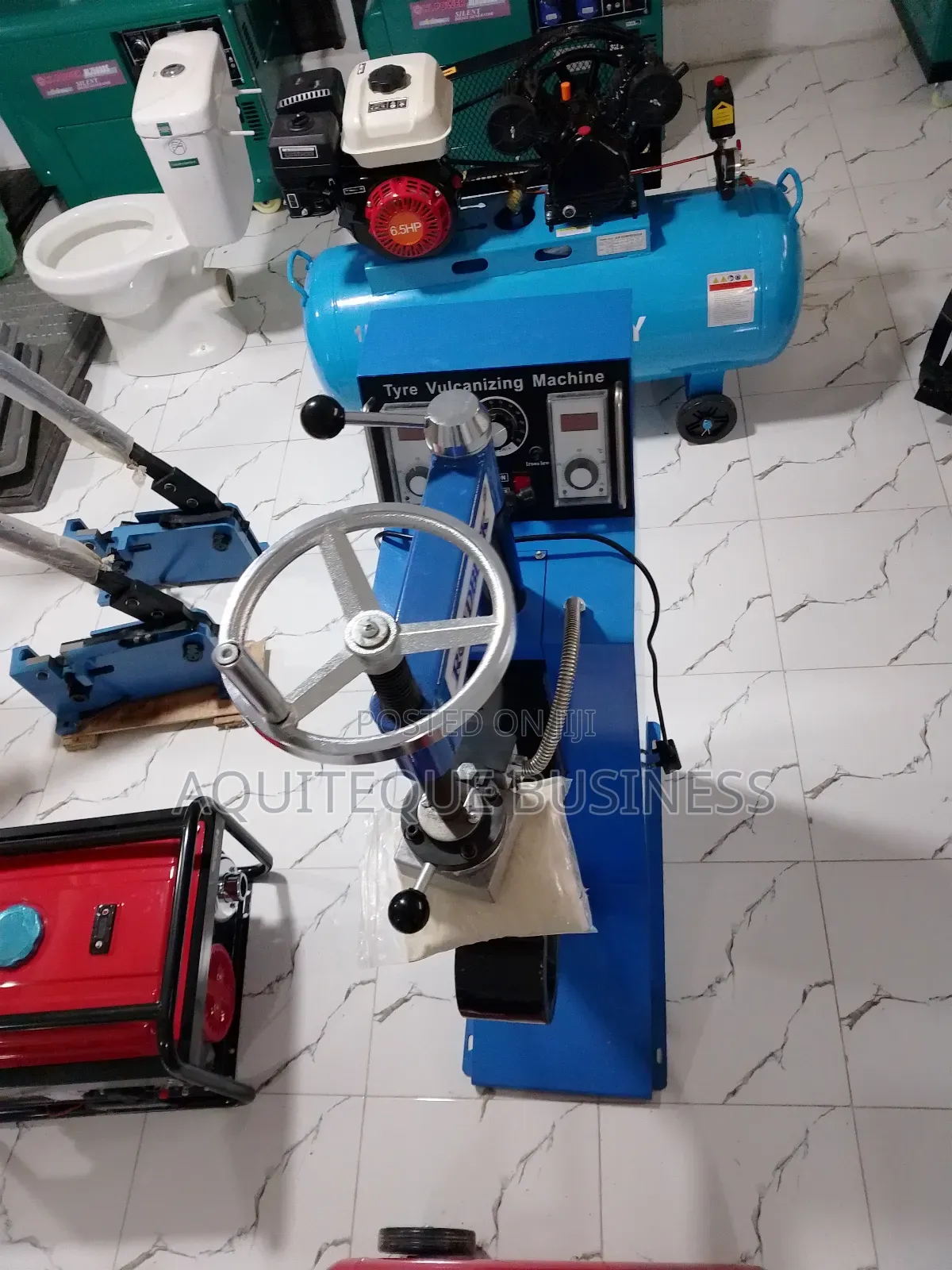 Vulcanising Machine.