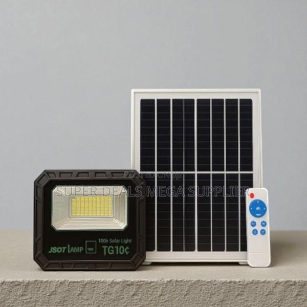 100w Solar Security Flood Light Automatic Control Waterproof Ip66