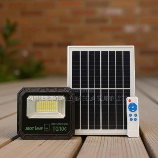 100w Solar Flood Light Remote Control Waterproof Long Lasting Quality