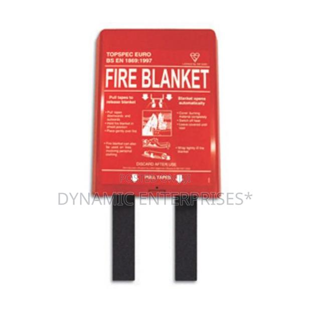 4*4 Topspec Euro Fire Blanket In Its Red Wall-mounted Container - main view