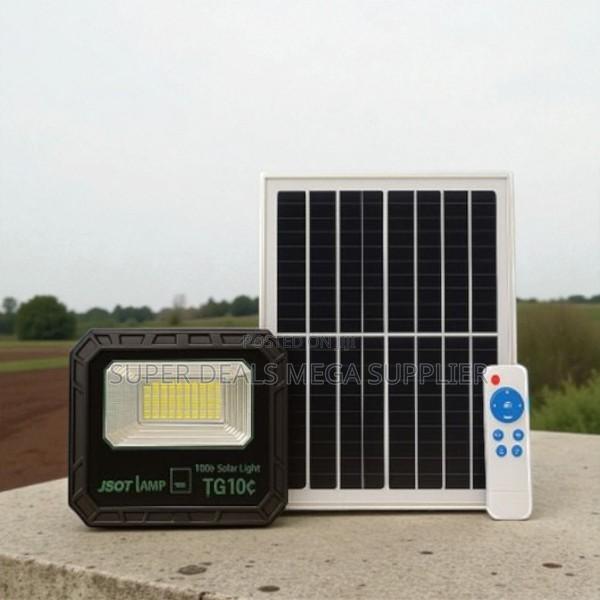 Long Lasting 100w Solar Flood Light With Remote Ip66 Waterproof