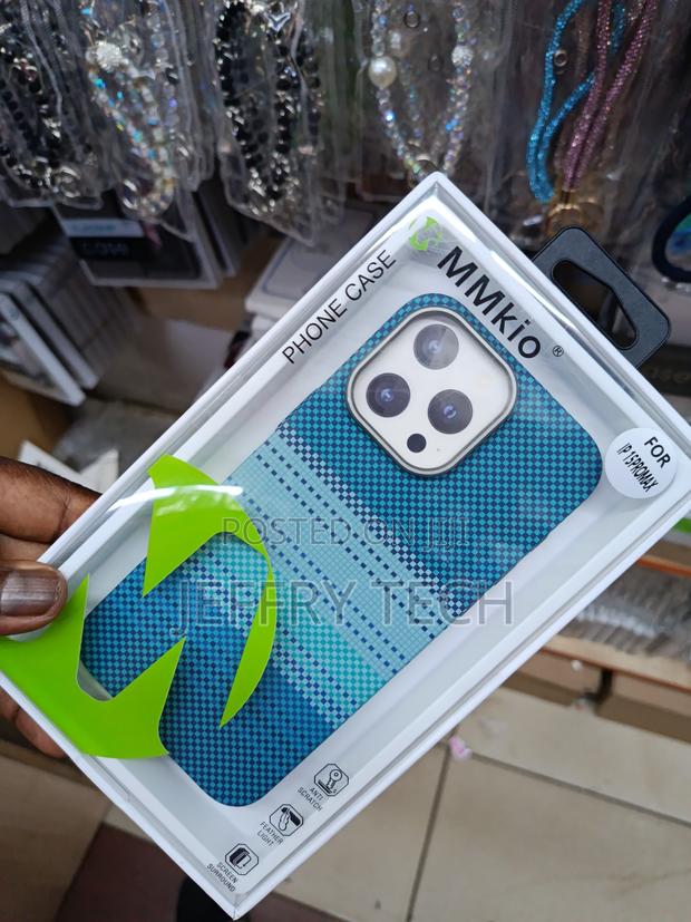 Magez iPhone 15 Pro Max Aramid Carbon Fiber Slim Thin Case - thumbnail 3