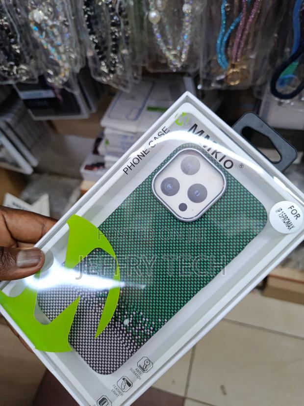 Seuler Ultra Thin Case for iPhone 15 Pro Max Carbon Fiber Texture - thumbnail 2