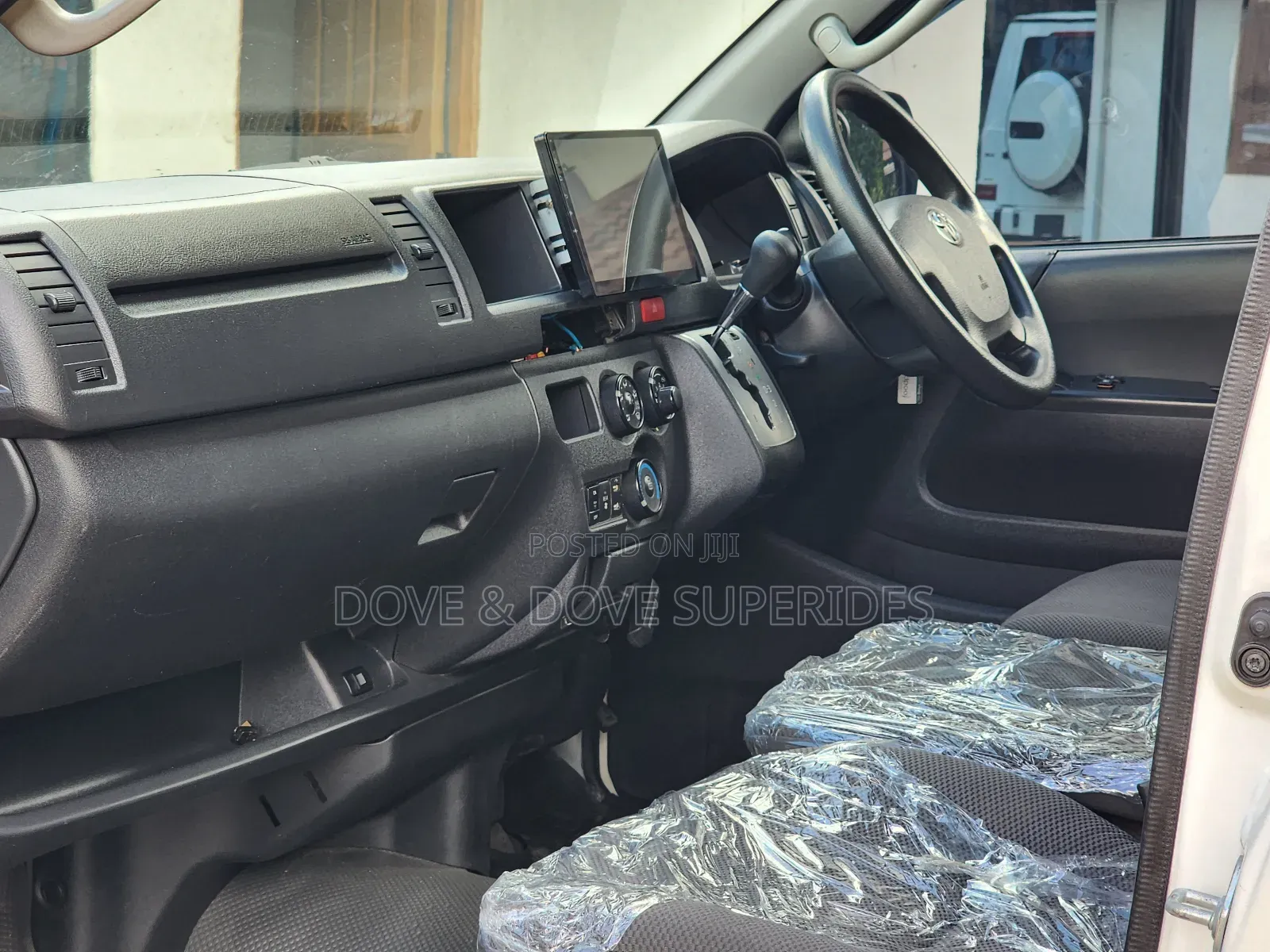 Toyota Grand HiAce 2019 White